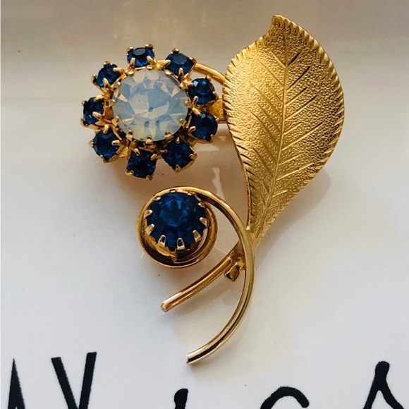 VTG Rhinestone Blue Milky Glass Flower Pin Brooch - Picture 2 of 4